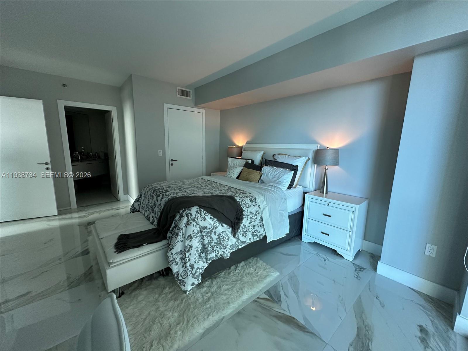 image 500 Brickell West51