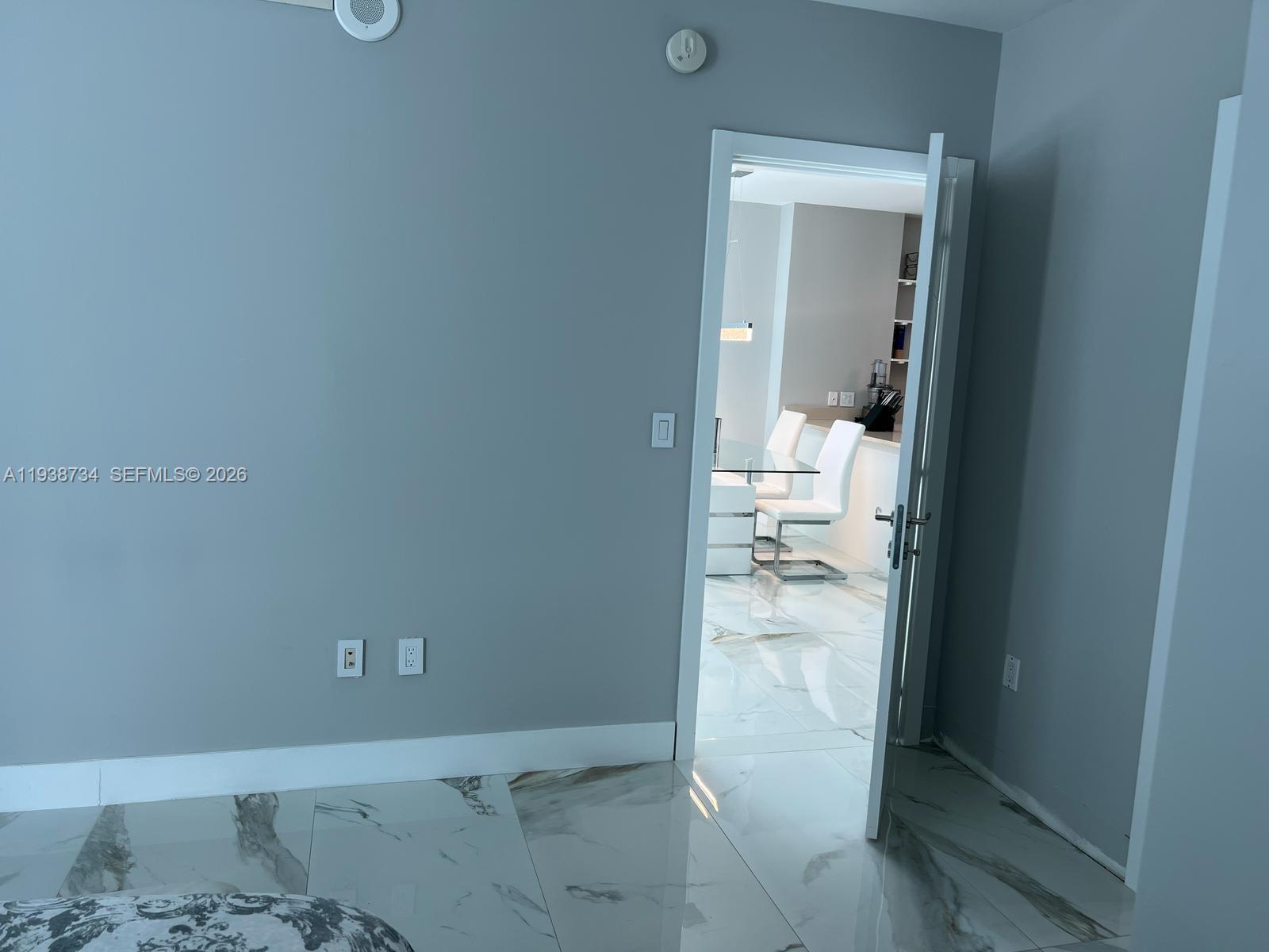 image 500 Brickell West53