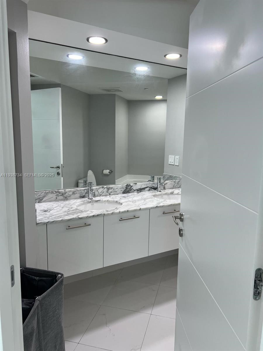 image 500 Brickell West57