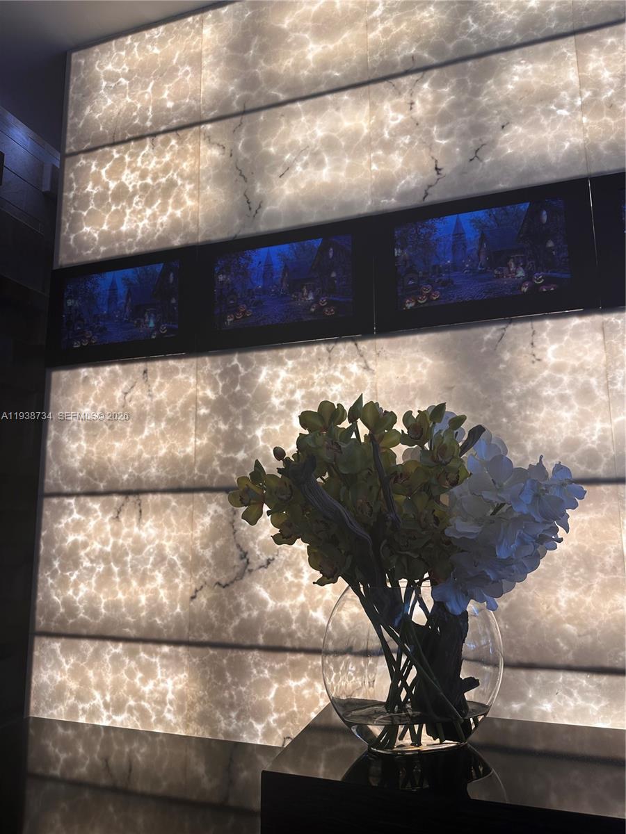 image 500 Brickell West5