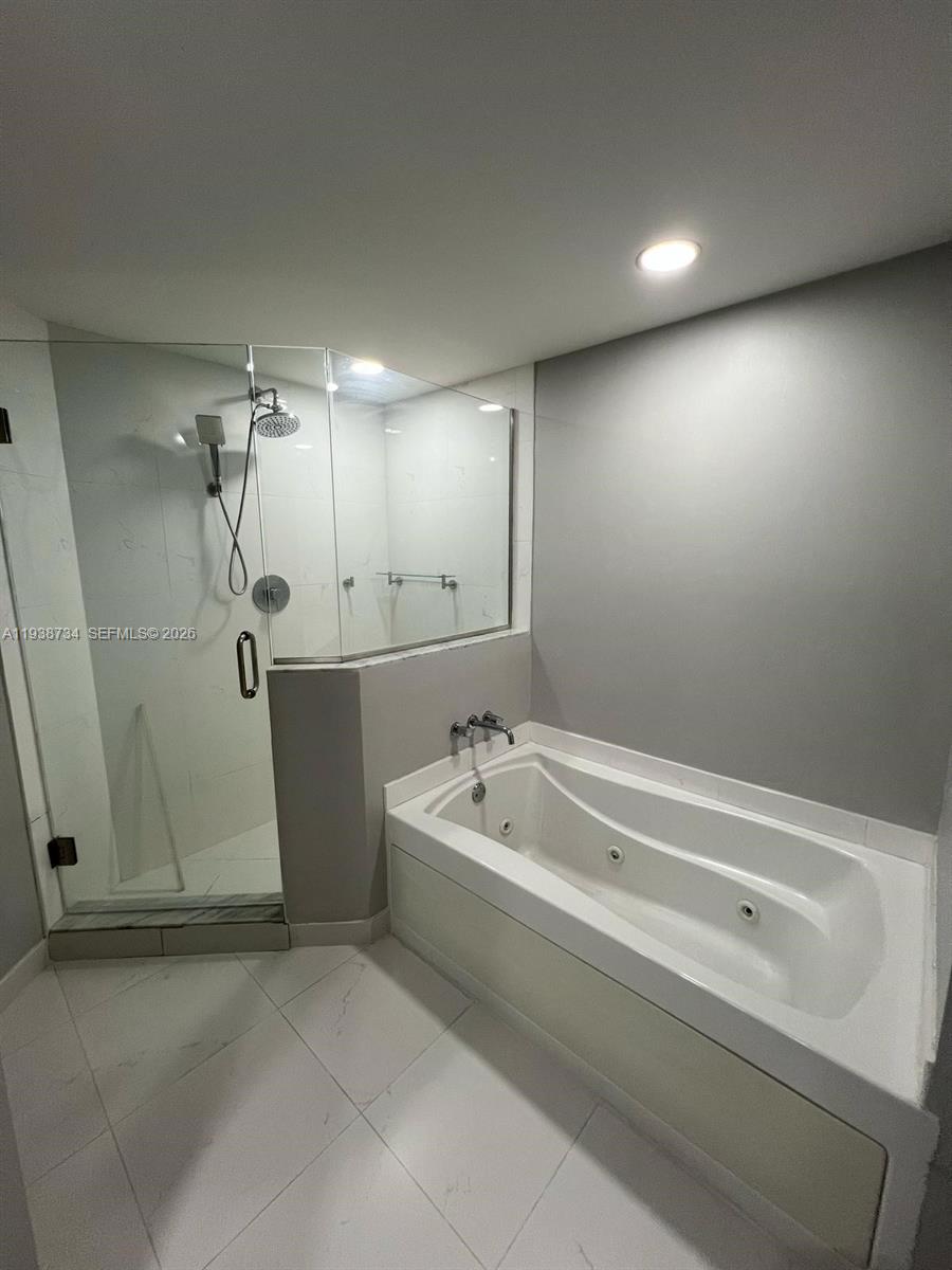 image 500 Brickell West61