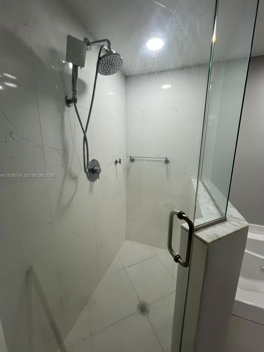 image 500 Brickell West62