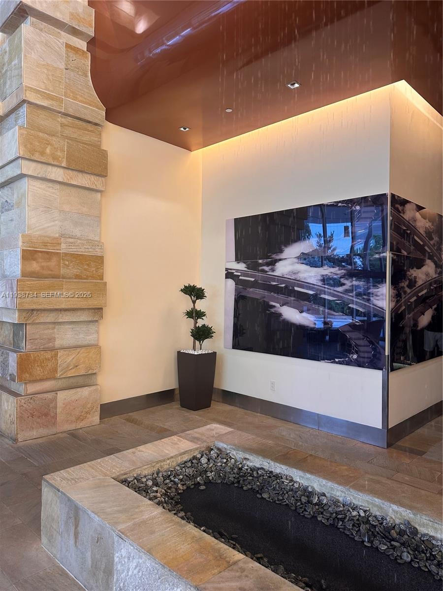 image 500 Brickell West6