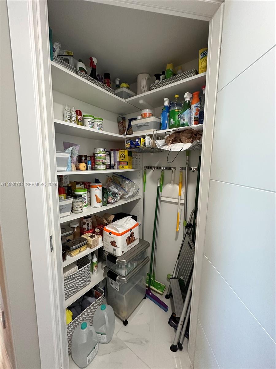 image 500 Brickell West75