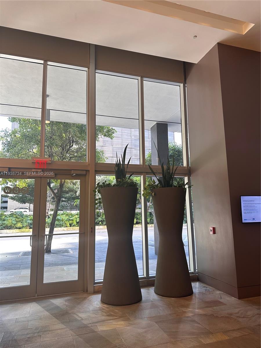 image 500 Brickell West8