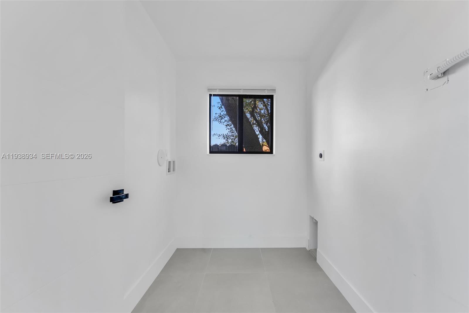 5821 NW 30th Ave Miami, FL 33142