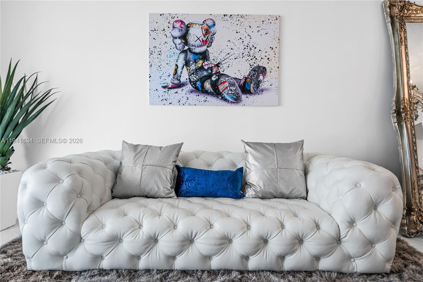 1200 Brickell Bay Dr #2807 Miami, FL 33131