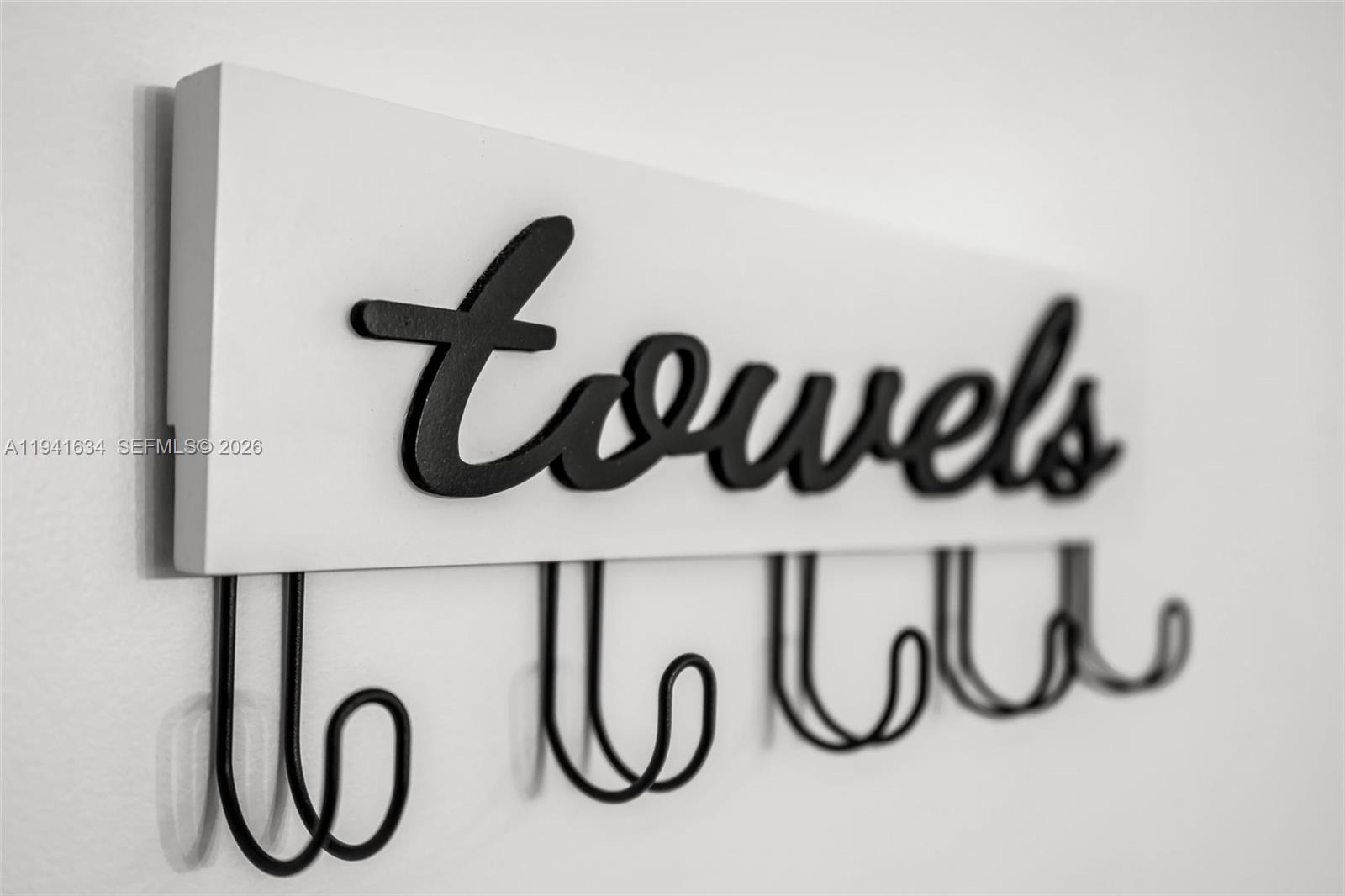 1200 Brickell Bay Dr #2807 Miami, FL 33131