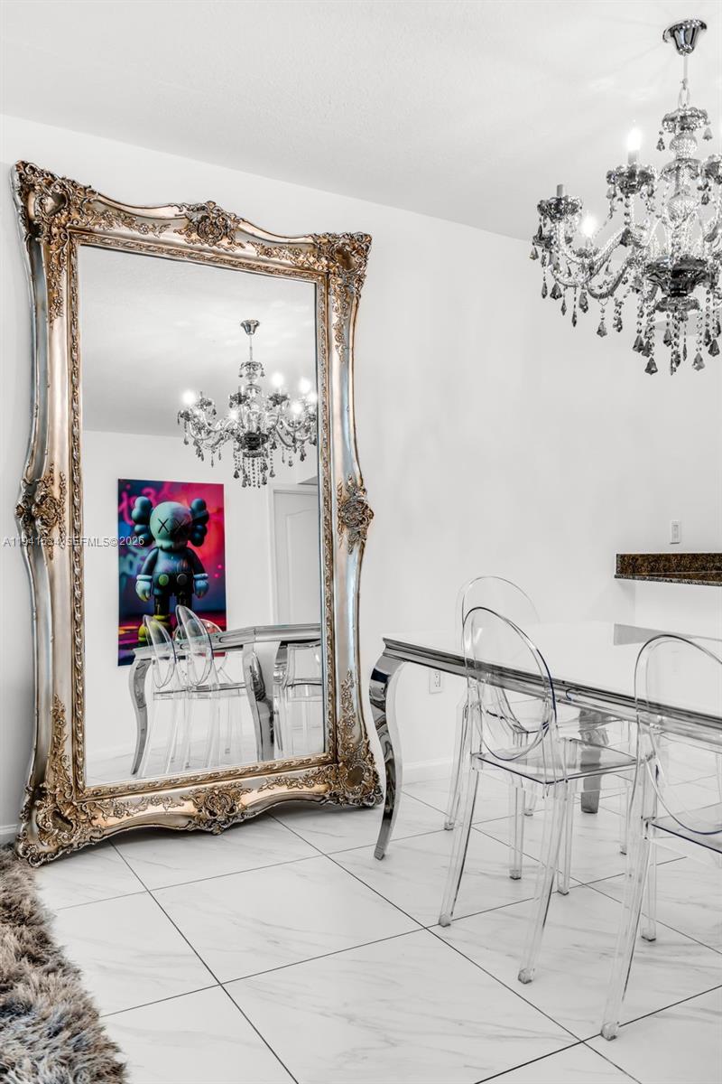 1200 Brickell Bay Dr #2807 Miami, FL 33131