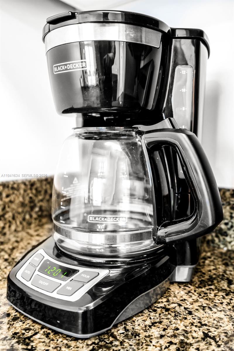 1200 Brickell Bay Dr #2807 Miami, FL 33131