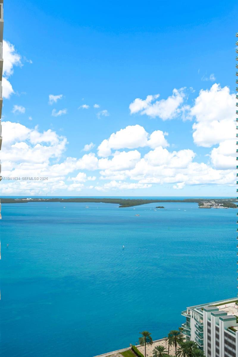 1200 Brickell Bay Dr #2807 Miami, FL 33131