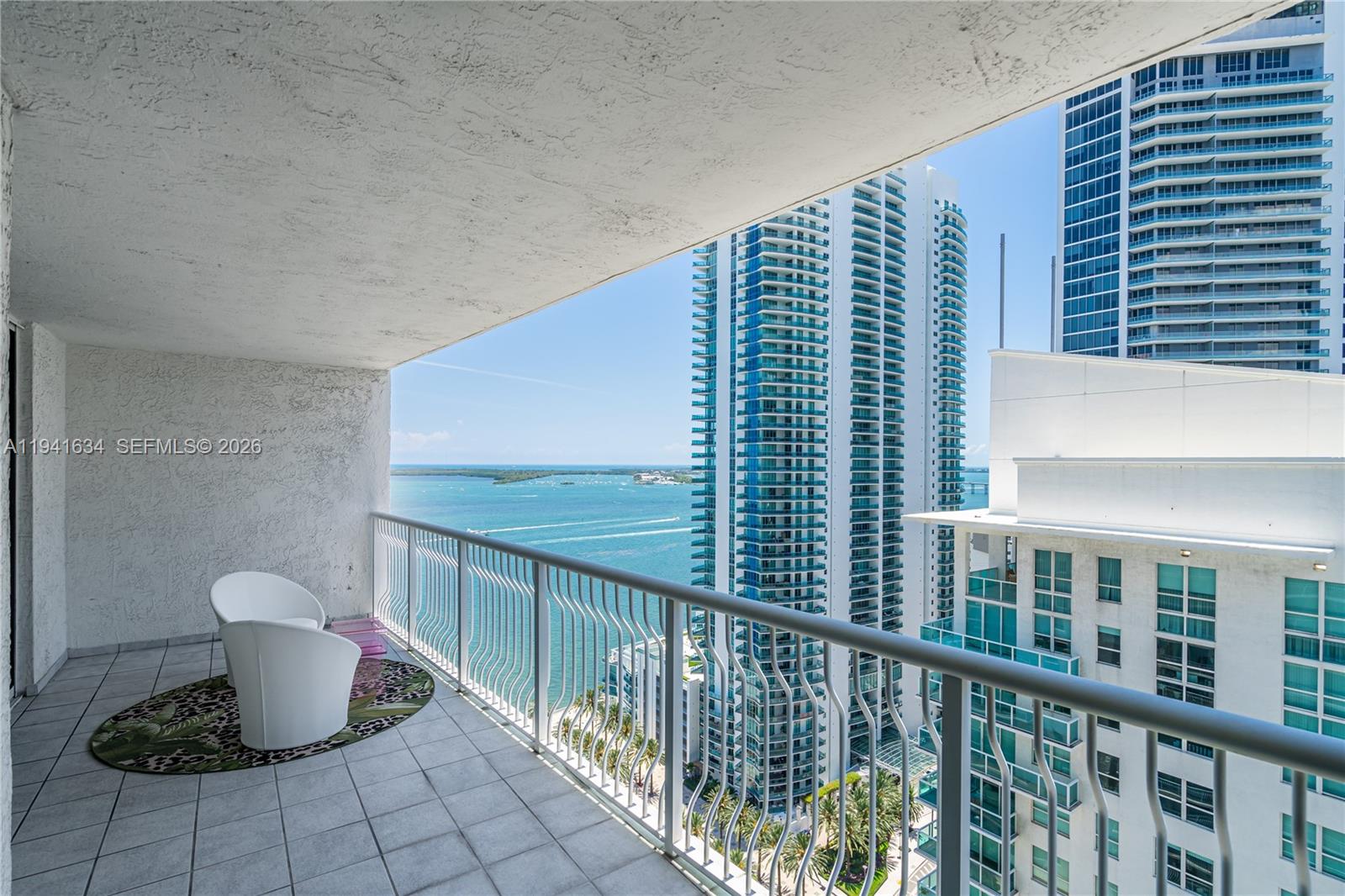 1200 Brickell Bay Dr #2807 Miami, FL 33131