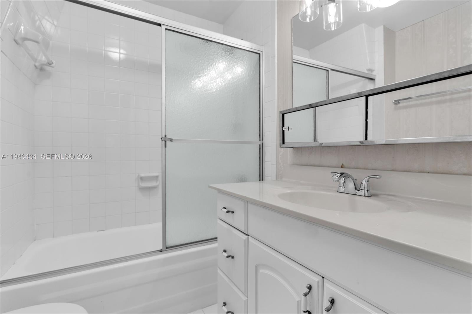 13502 SW 102nd Ln Miami, FL 33186