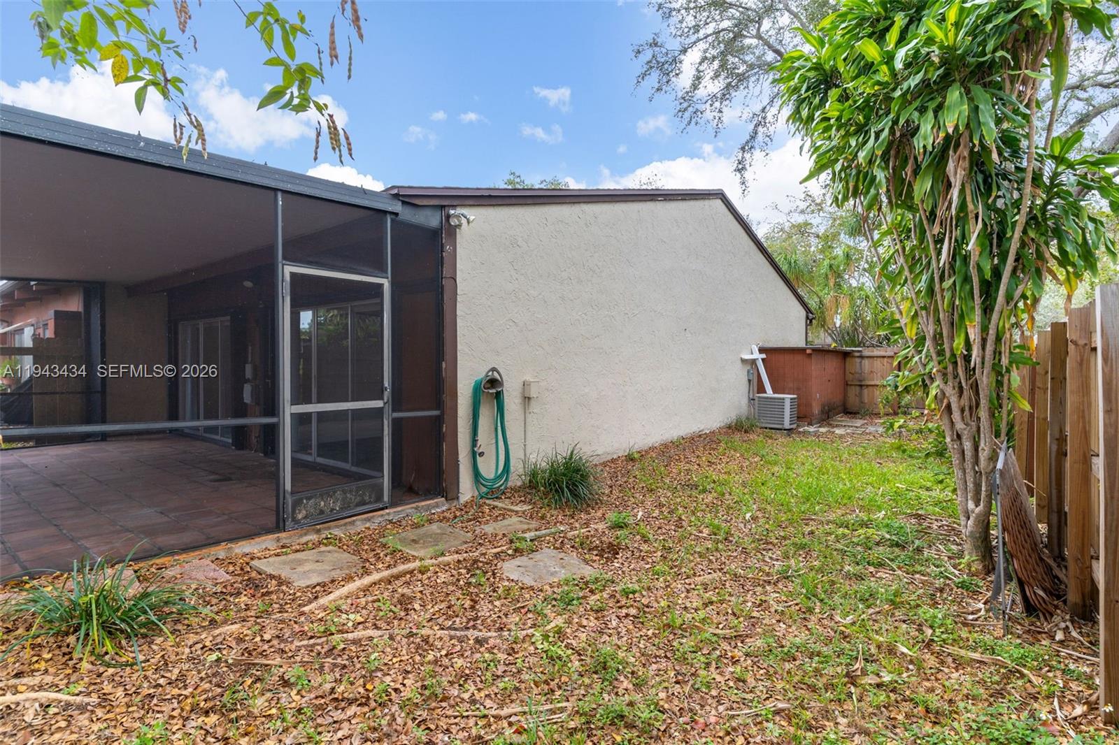 13502 SW 102nd Ln Miami, FL 33186