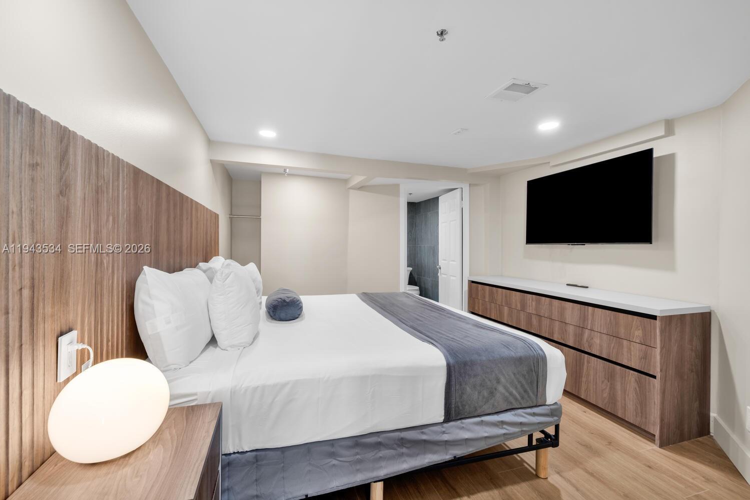 5445 Collins Ave #M9 M10 M11 M12 Miami Beach, FL 33140