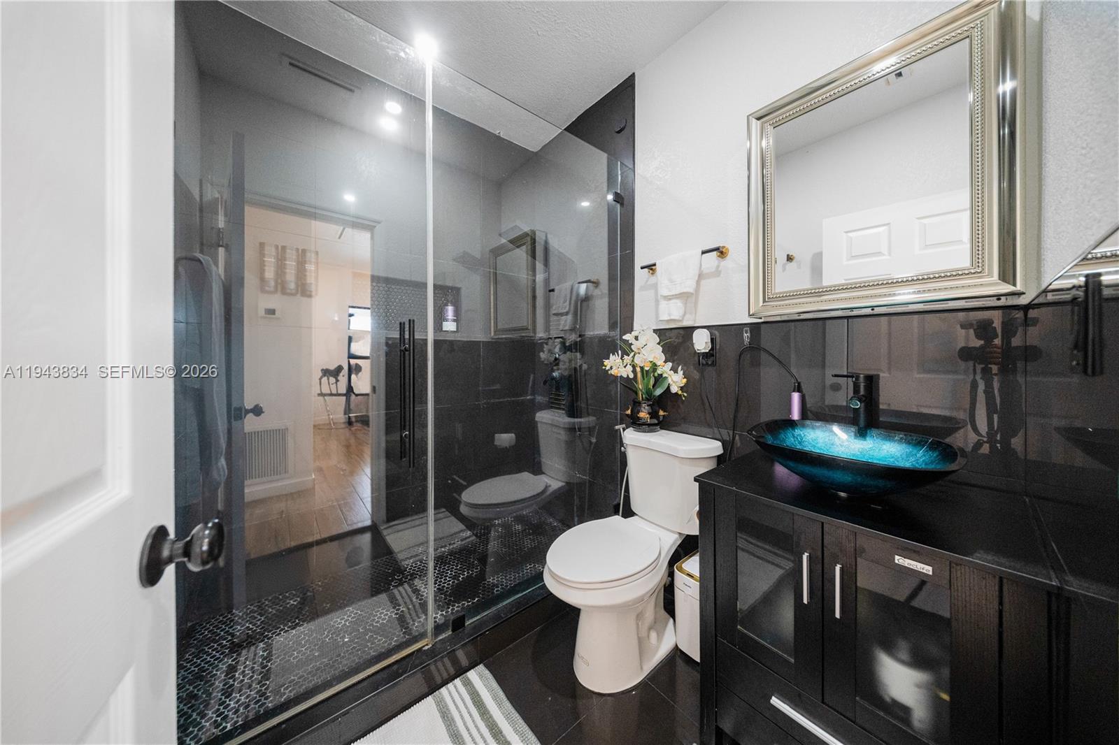 3041 NW 51st St Miami, FL 33142