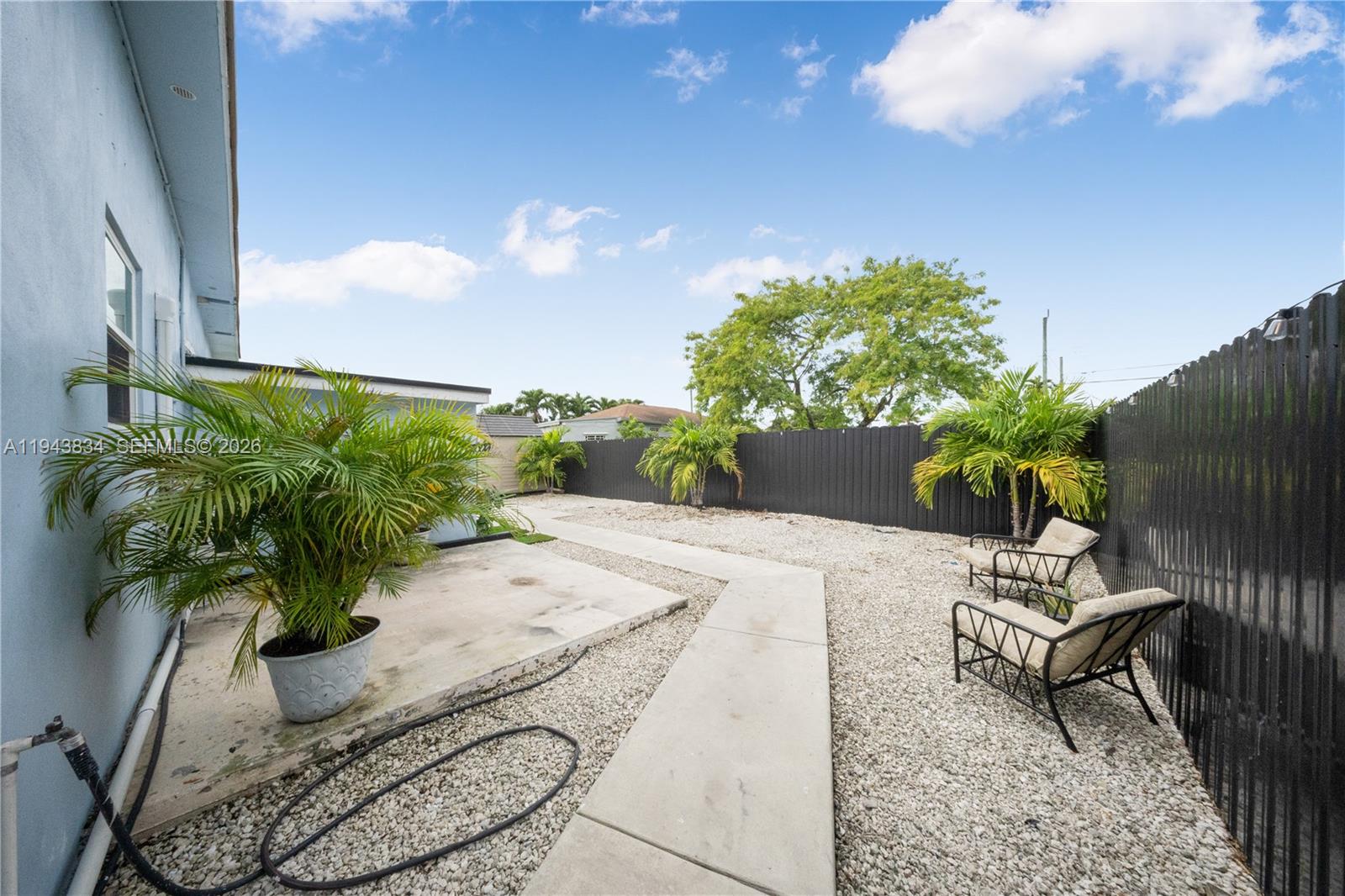 3041 NW 51st St Miami, FL 33142