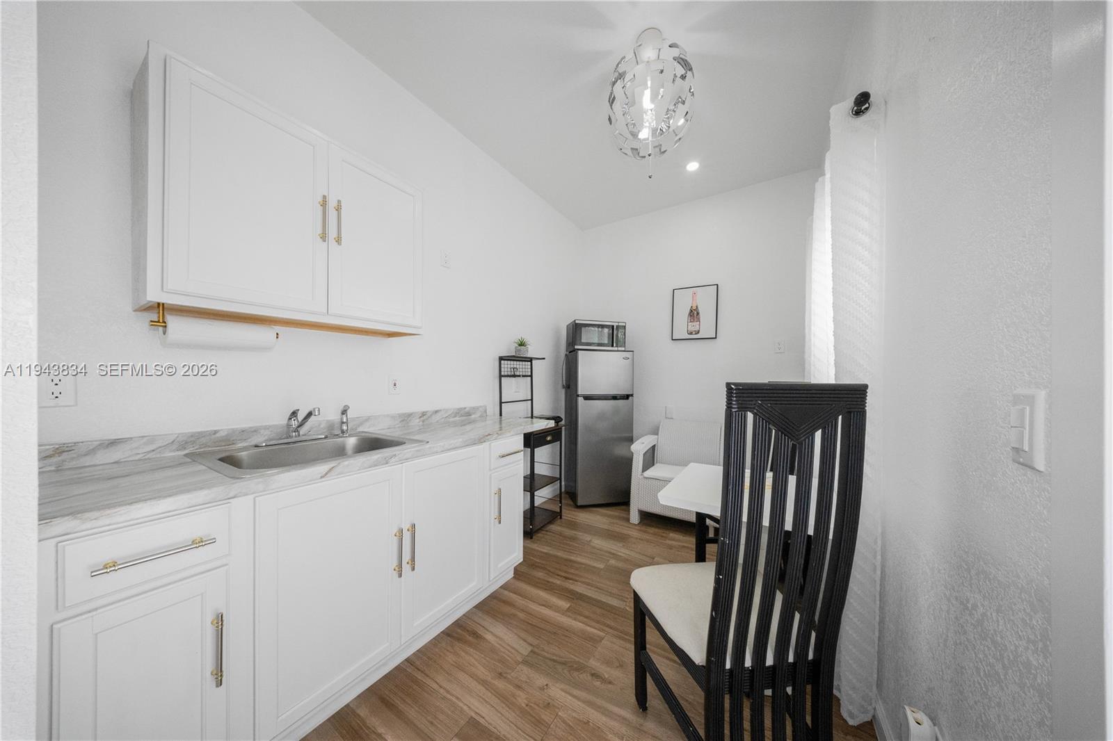 3041 NW 51st St Miami, FL 33142