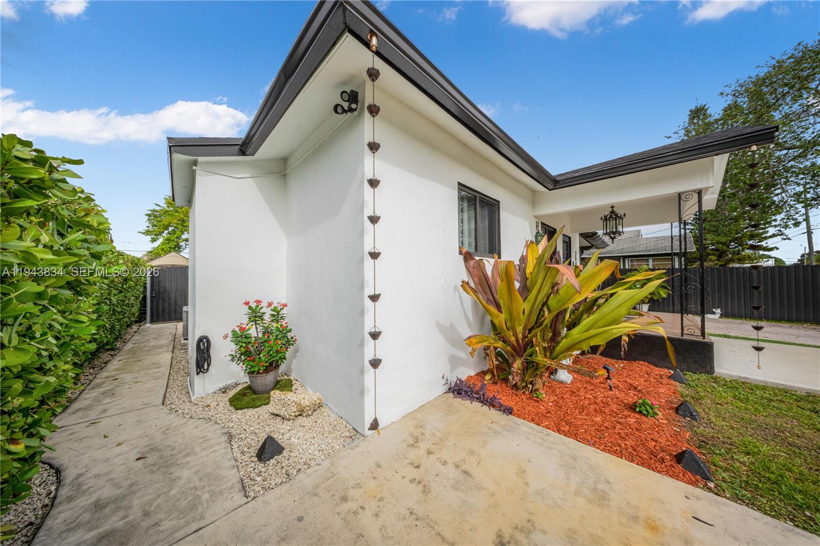 3041 NW 51st St Miami, FL 33142