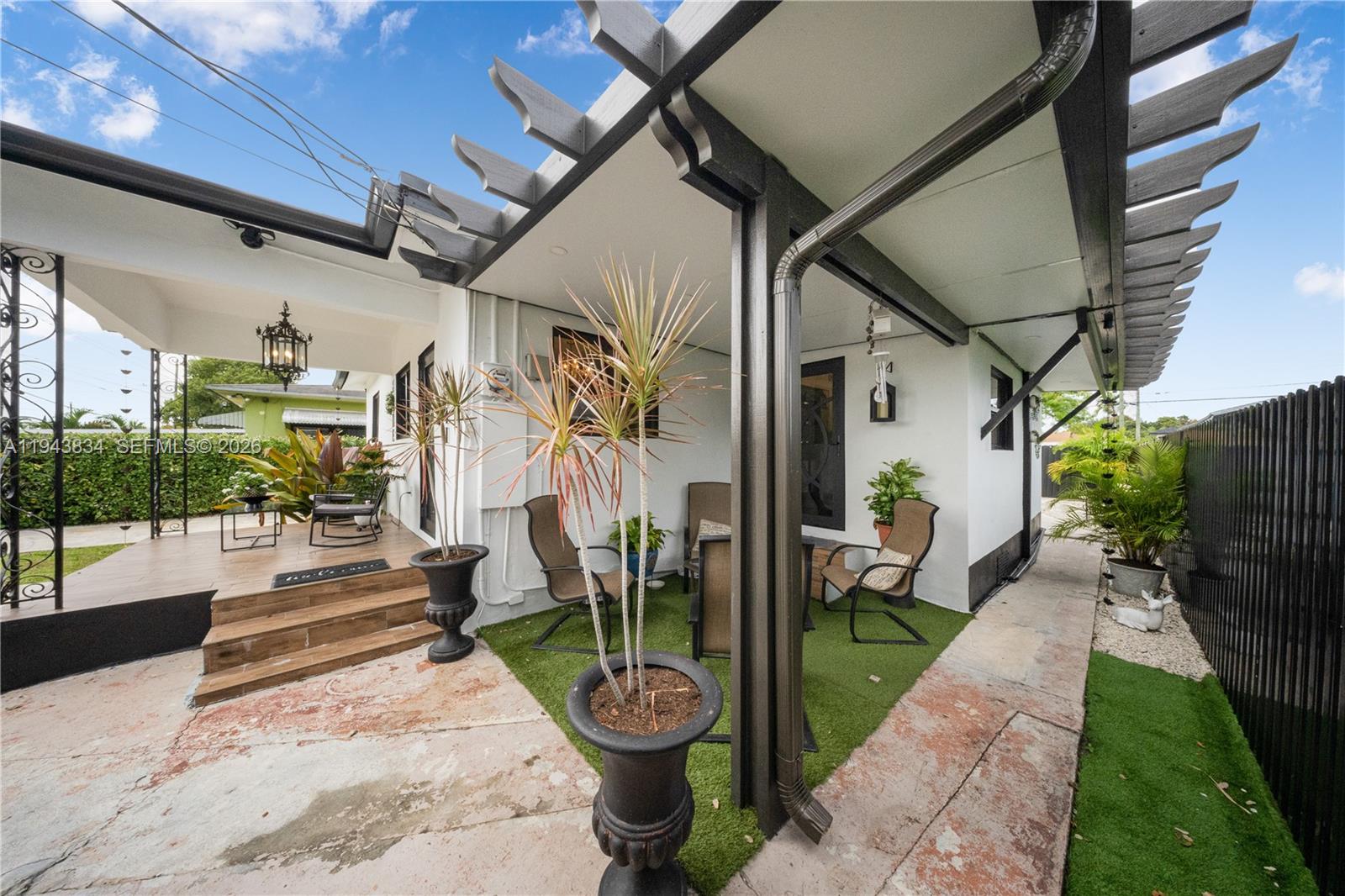 3041 NW 51st St Miami, FL 33142