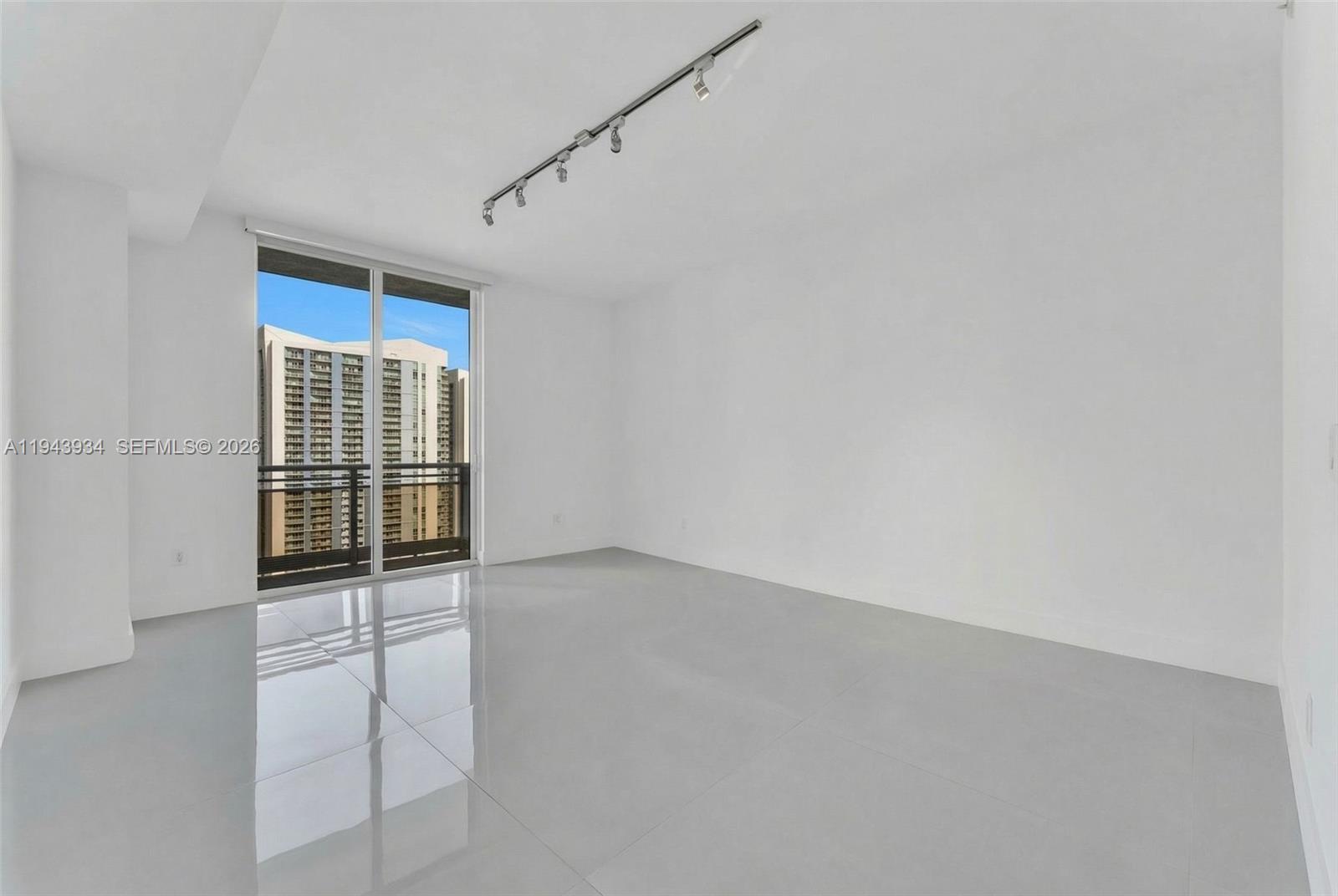 901 Brickell Key Blvd #3206 Miami, FL 33131