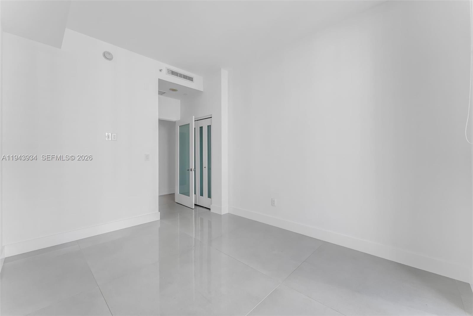 901 Brickell Key Blvd #3206 Miami, FL 33131