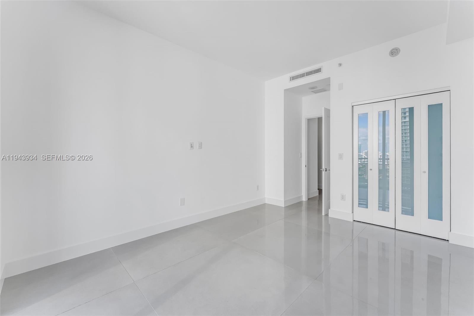 901 Brickell Key Blvd #3206 Miami, FL 33131