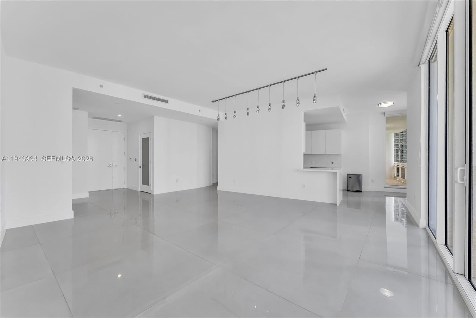 901 Brickell Key Blvd #3206 Miami, FL 33131