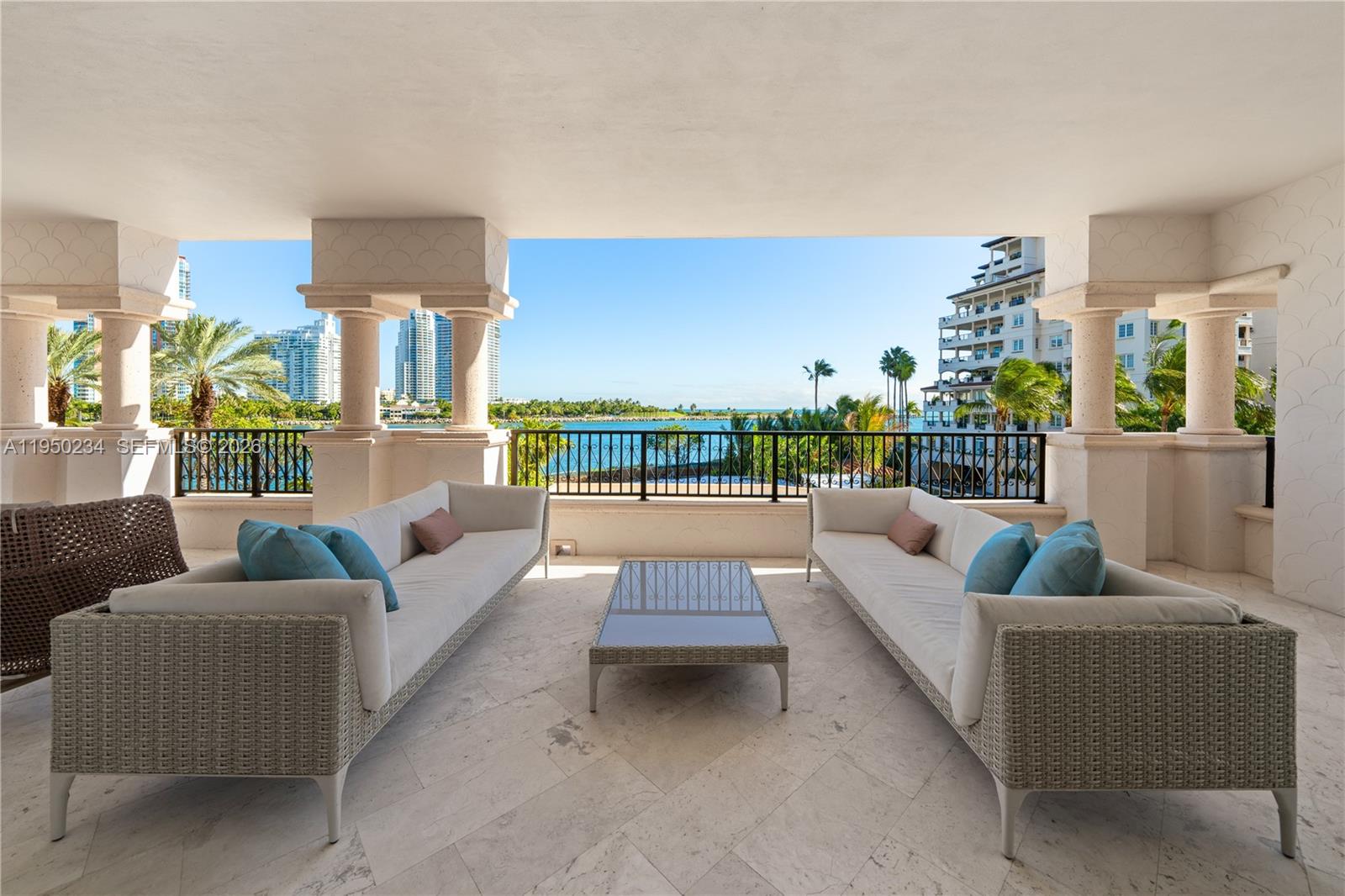 7124 Fisher Is Dr #7124 Miami Beach, FL 33109