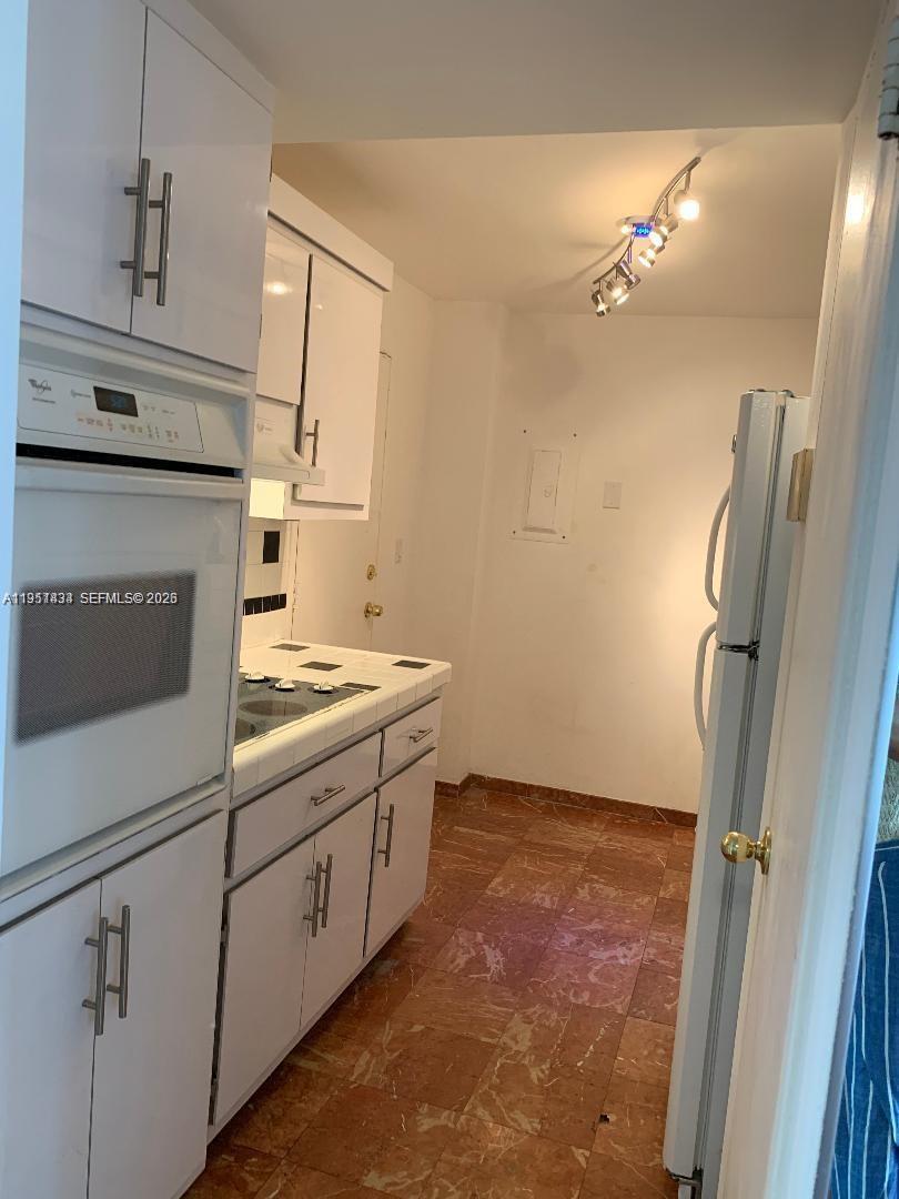 1865 79th St Cswy #5H North Bay Village, FL 33141