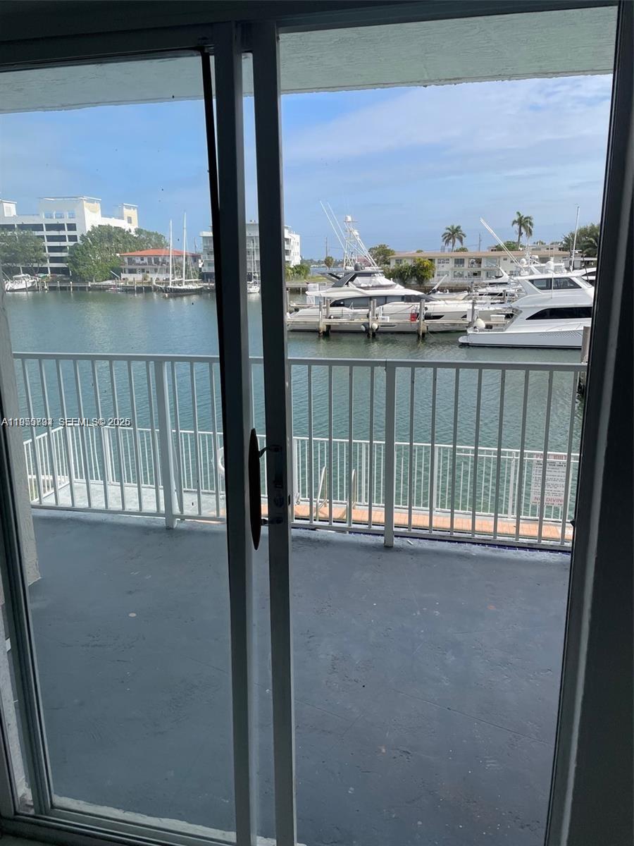 7917 West Dr #17 North Bay Village, FL 33141