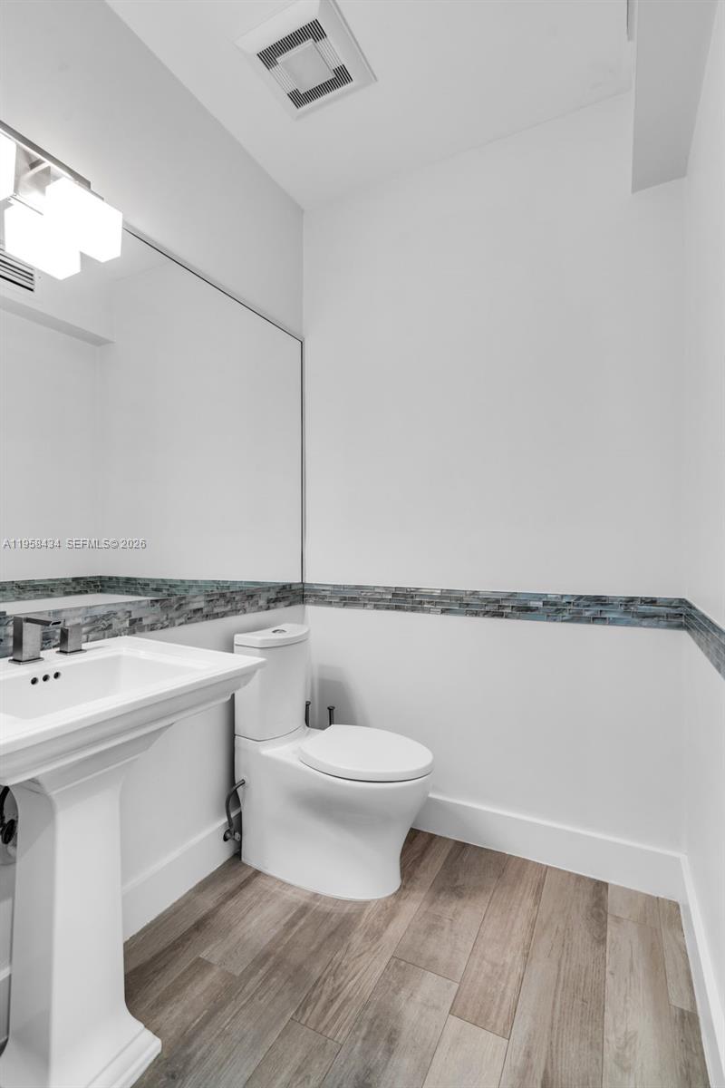 647 S Zamora Ave Coral Gables, FL 33134