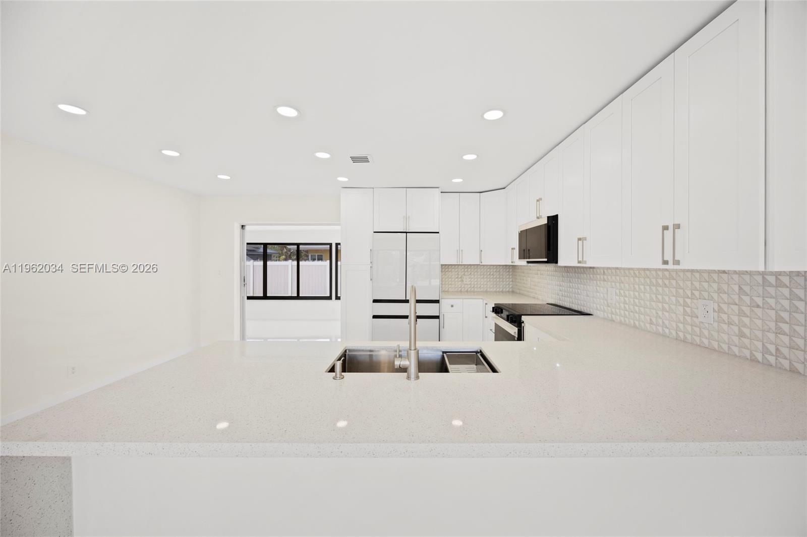 21 SE 7th St Pompano Beach, FL 33060