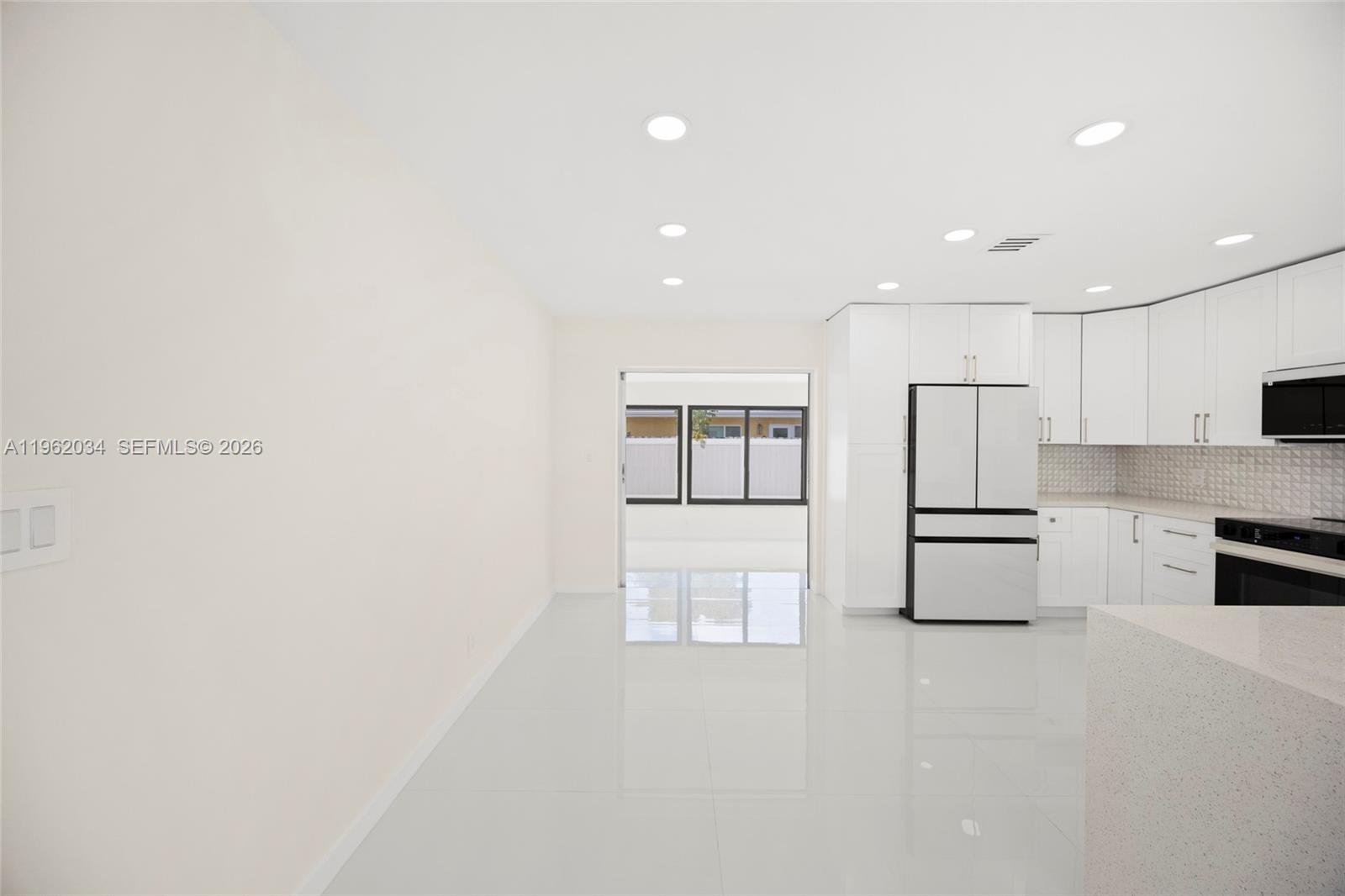 21 SE 7th St Pompano Beach, FL 33060