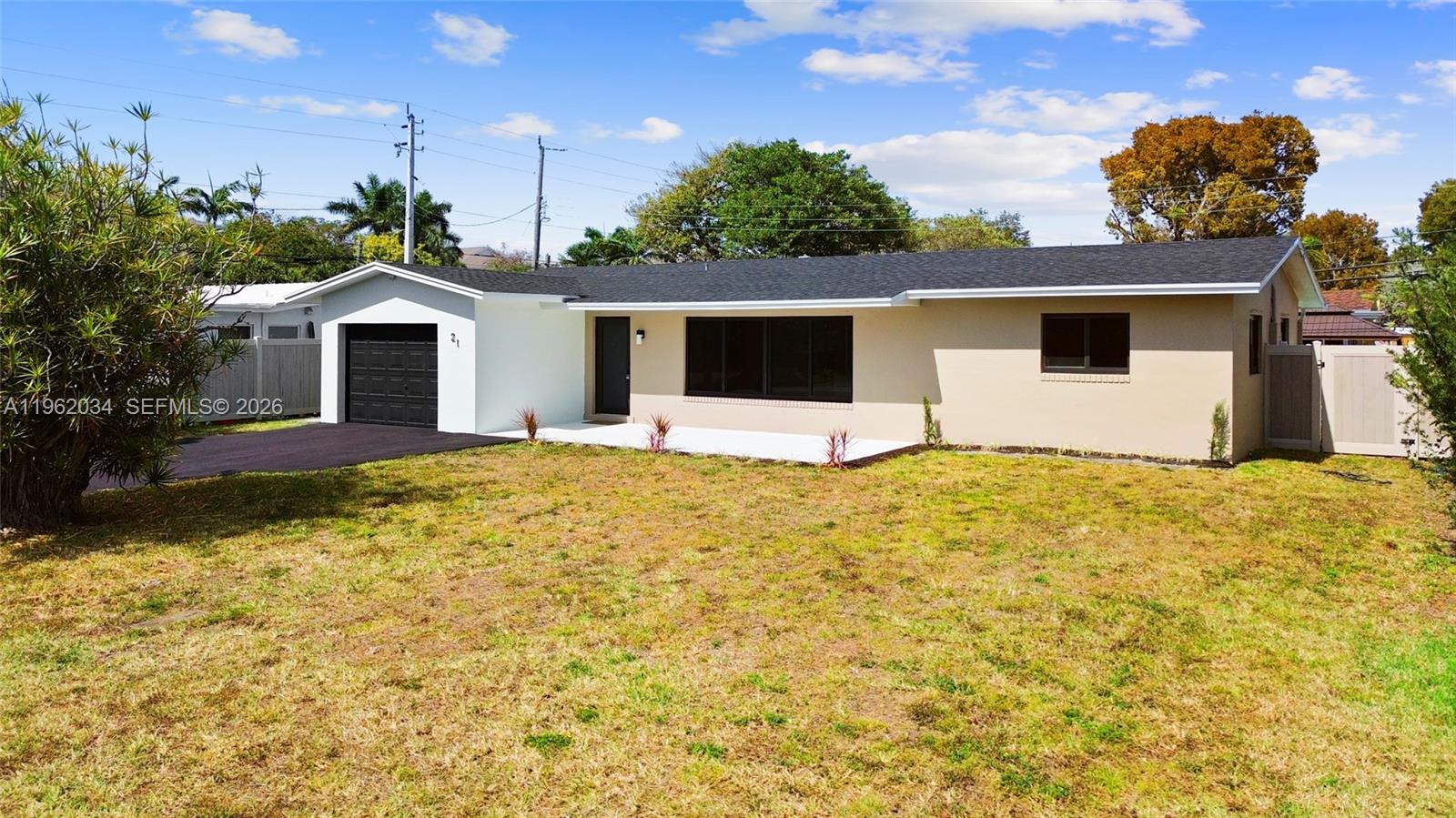 21 SE 7th St Pompano Beach, FL 33060