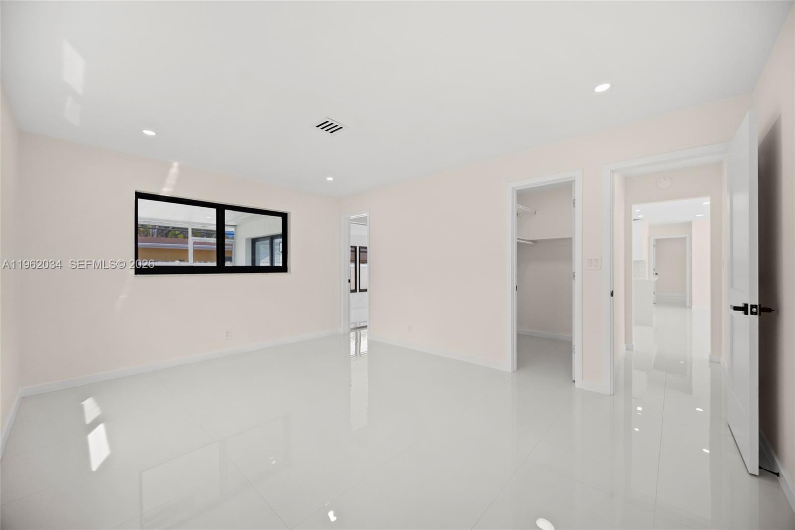 21 SE 7th St Pompano Beach, FL 33060