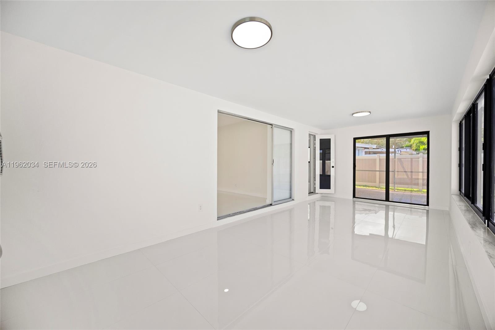 21 SE 7th St Pompano Beach, FL 33060