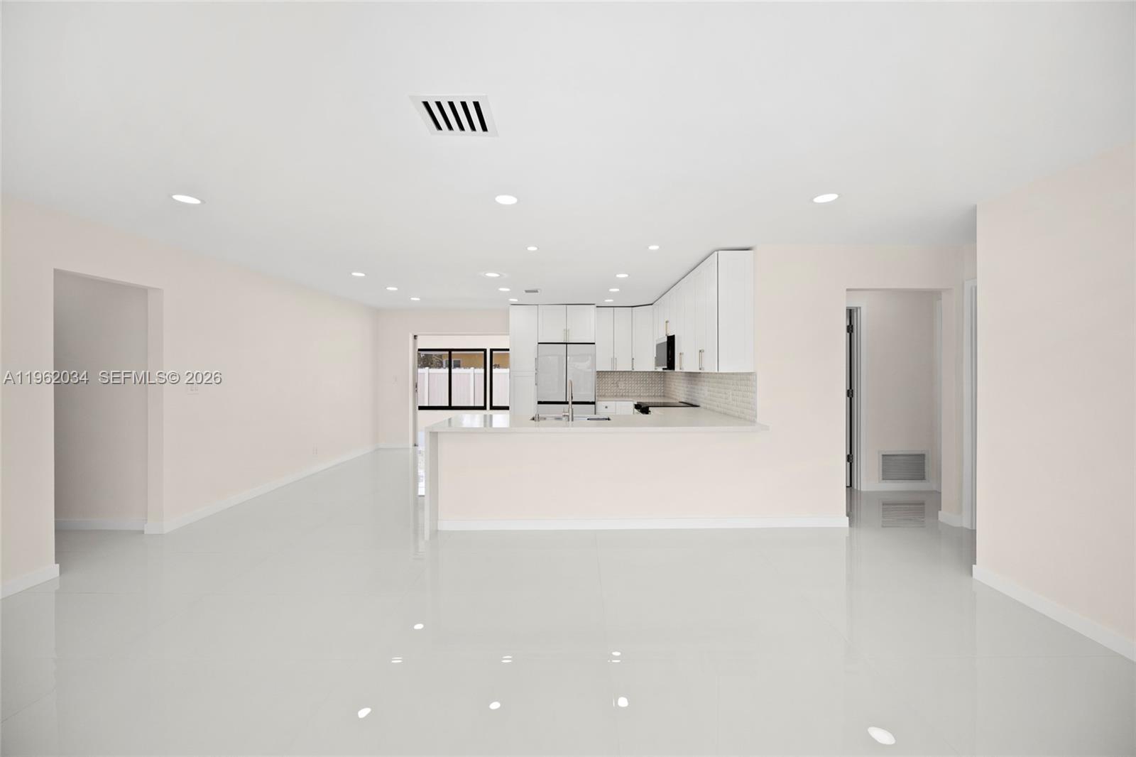 21 SE 7th St Pompano Beach, FL 33060