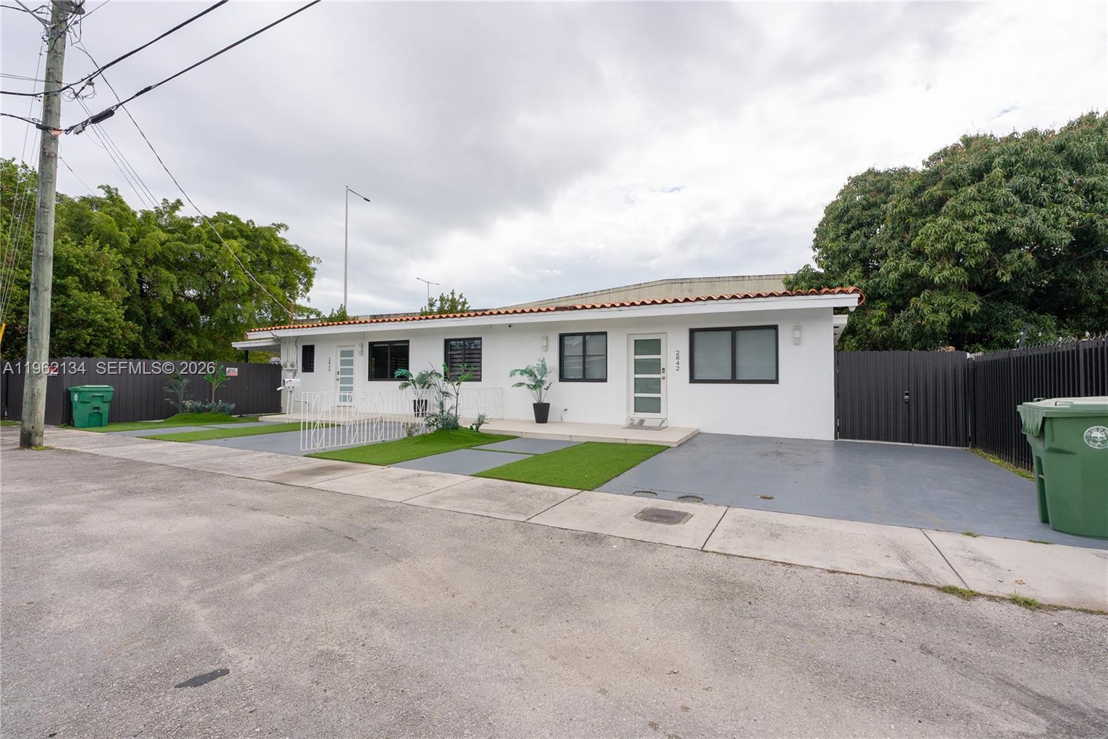 2840-2842 NW 13th St