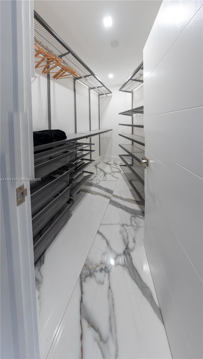 2840 NW 13th St Miami, FL 33125