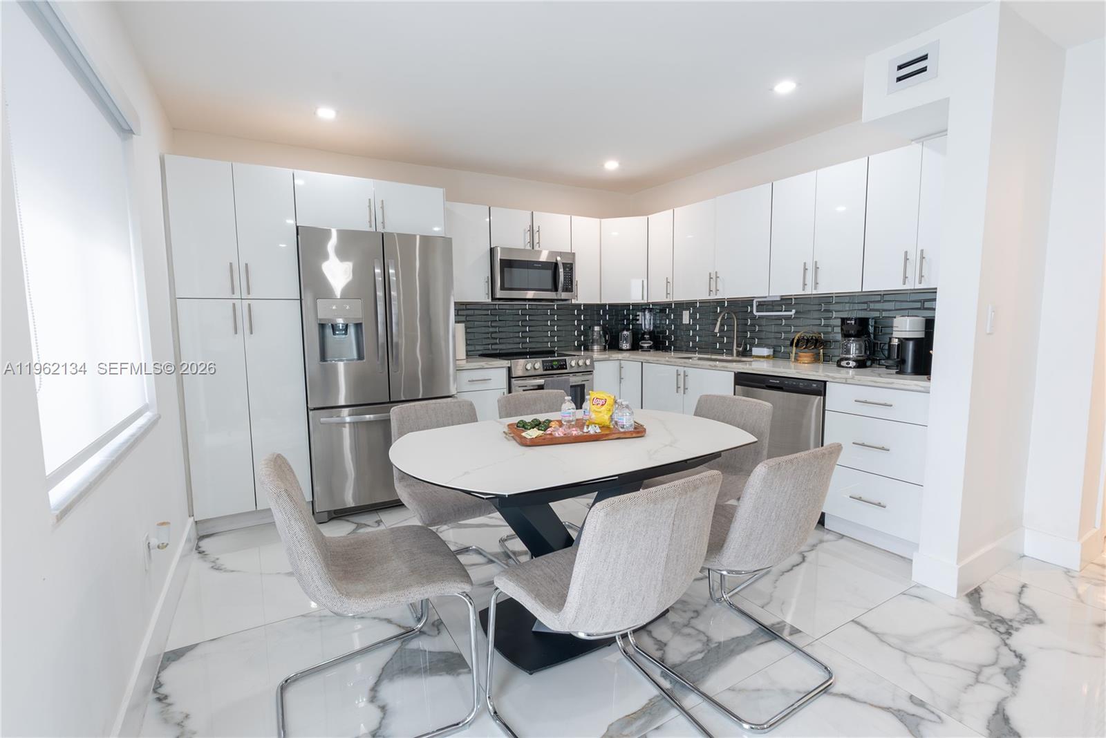 2840 NW 13th St Miami, FL 33125