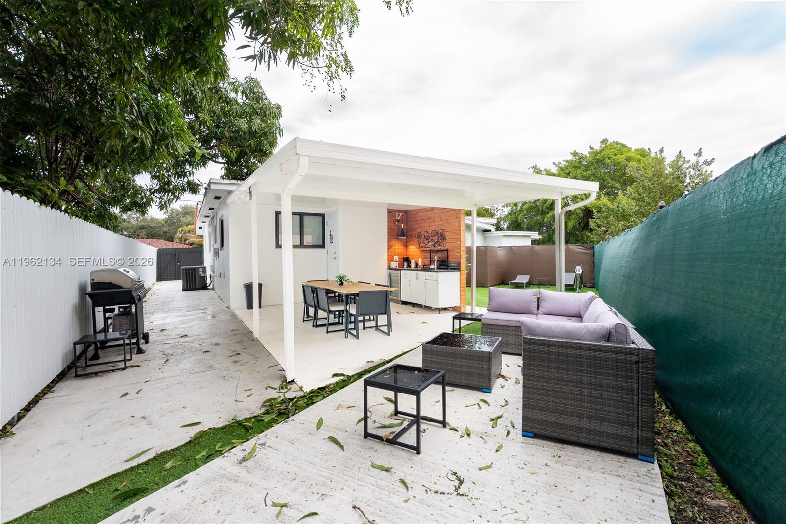 2840 NW 13th St Miami, FL 33125