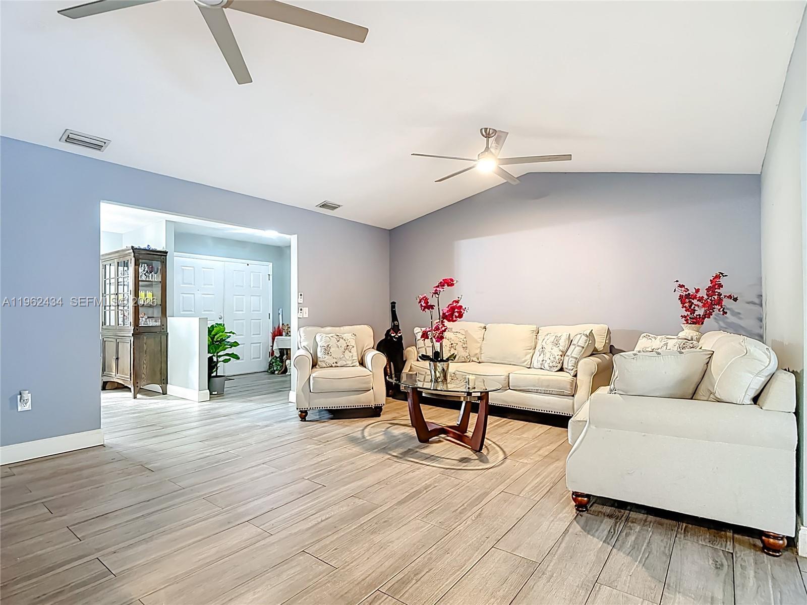 216 Greenwood Lehigh Acres, FL 33936