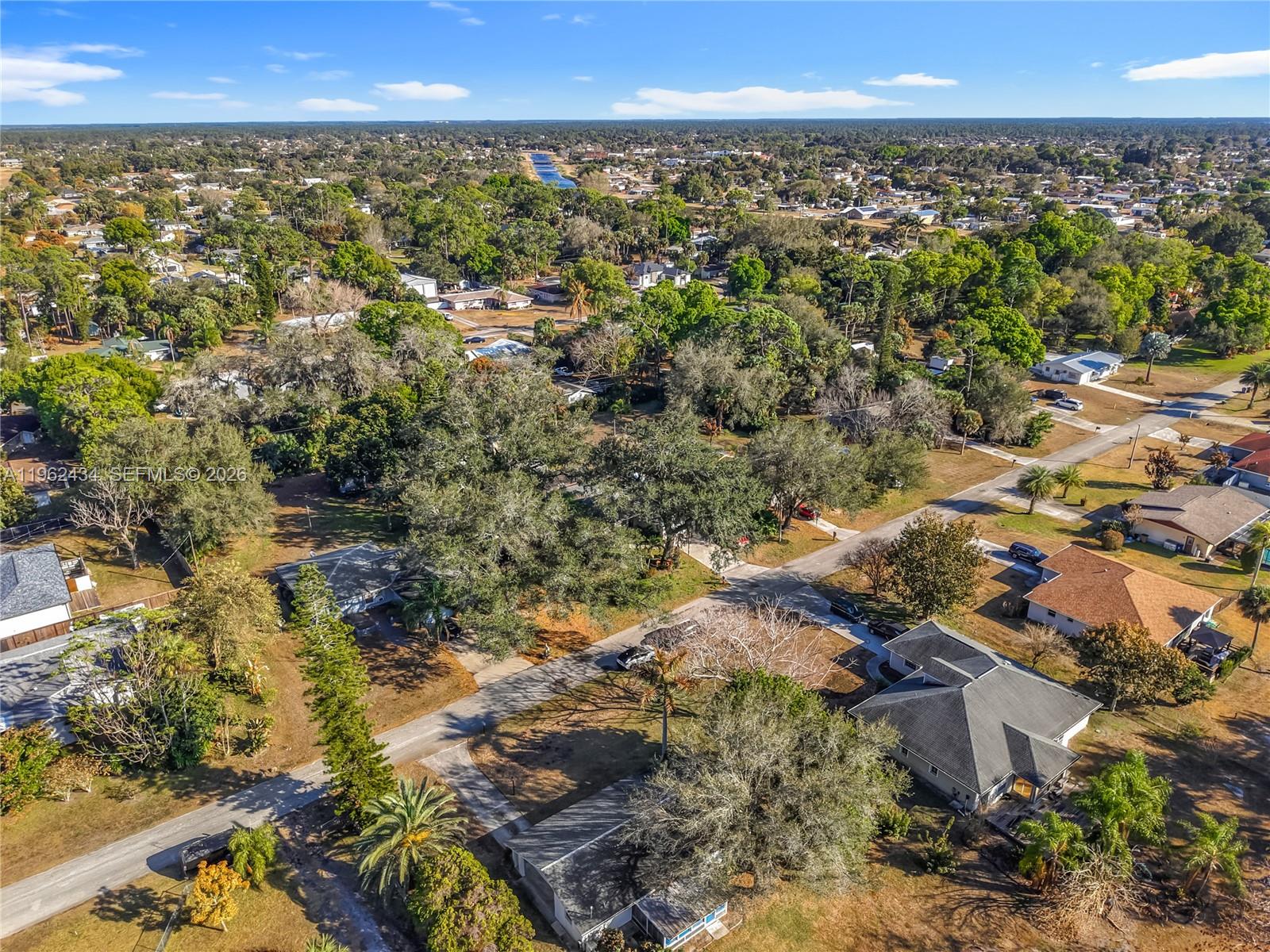 216 Greenwood Lehigh Acres, FL 33936