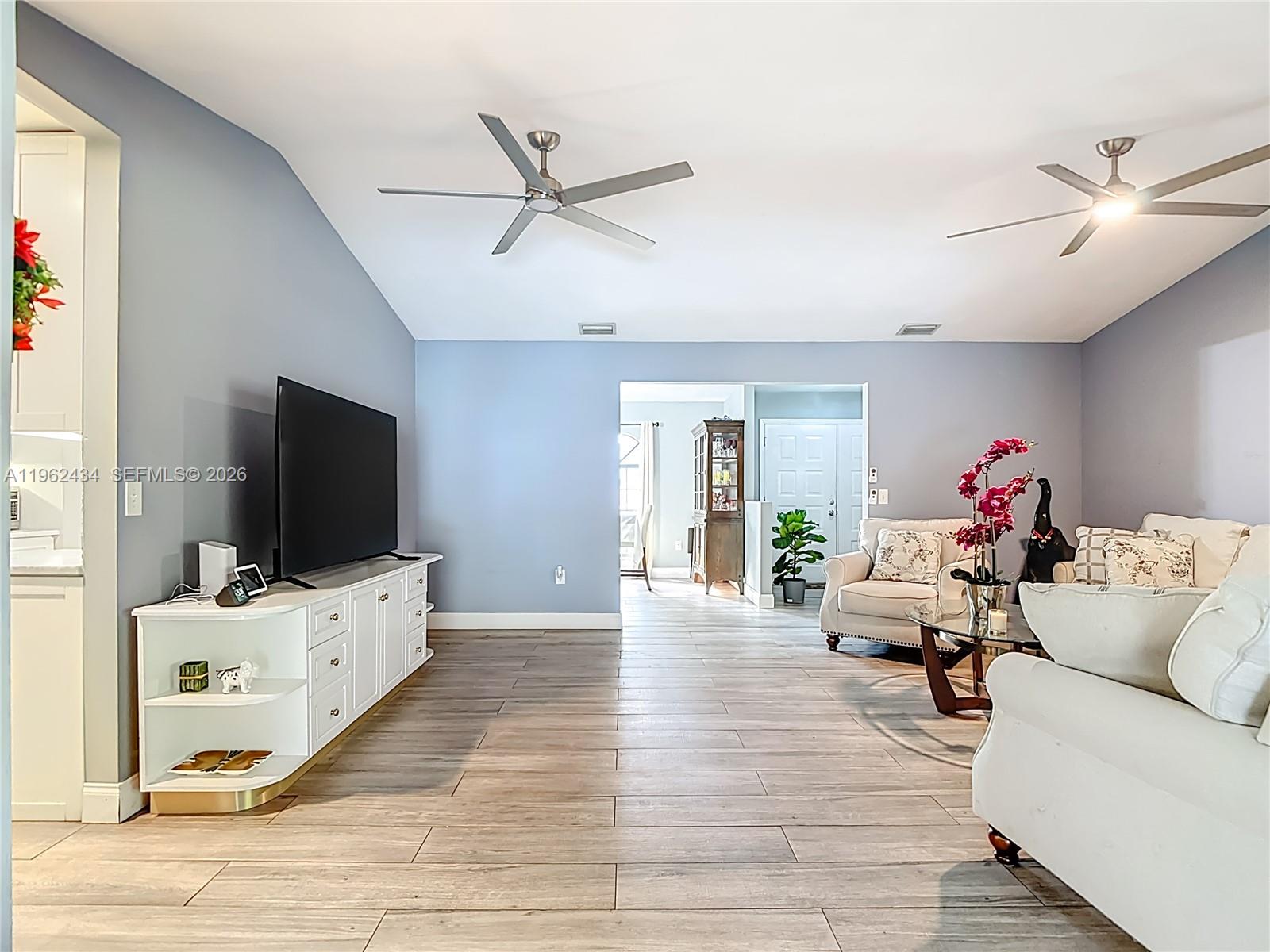 216 Greenwood Lehigh Acres, FL 33936