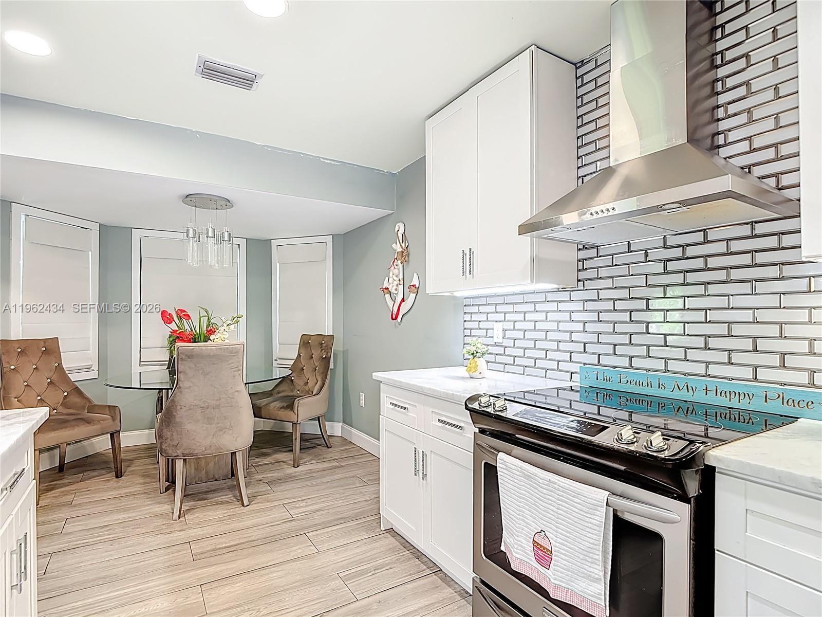 216 Greenwood Lehigh Acres, FL 33936