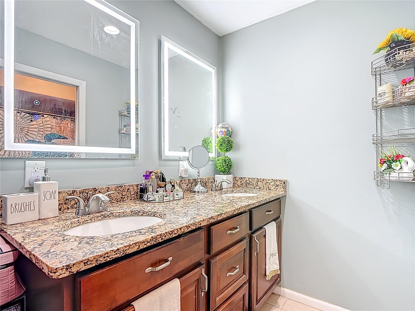 216 Greenwood Lehigh Acres, FL 33936