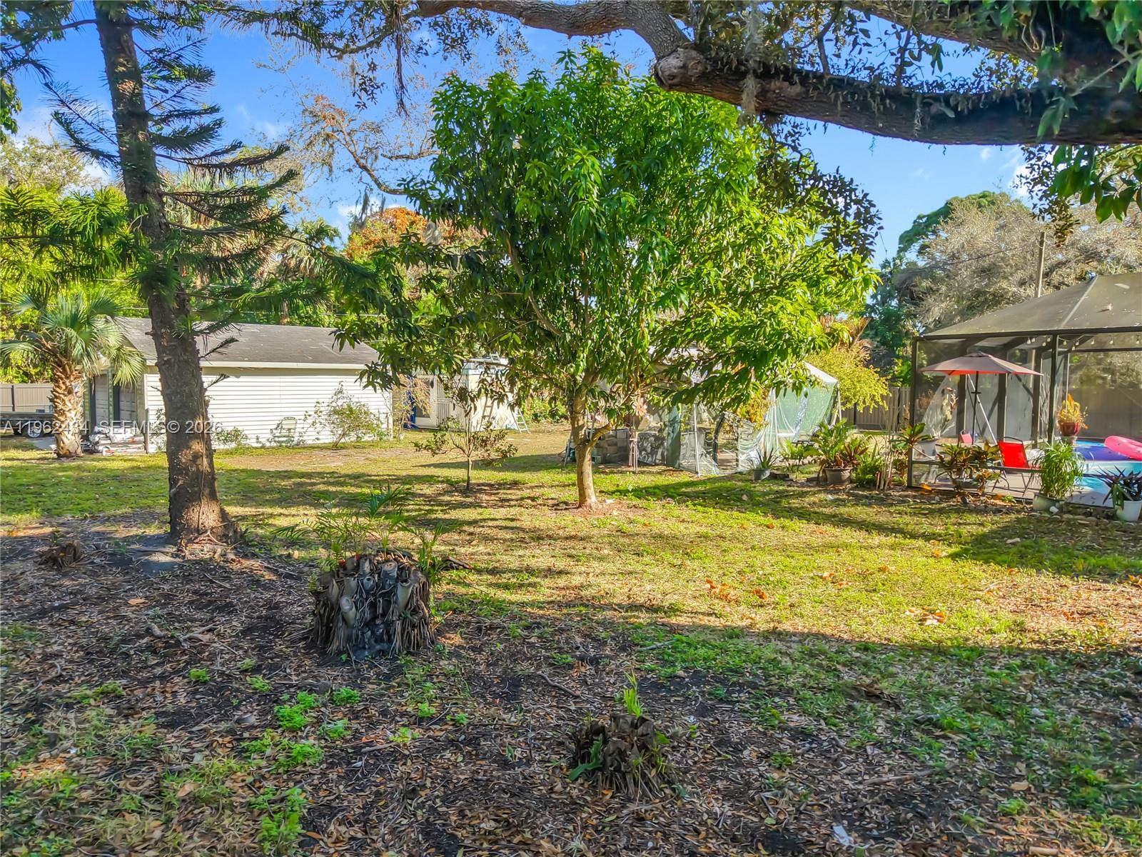 216 Greenwood Lehigh Acres, FL 33936