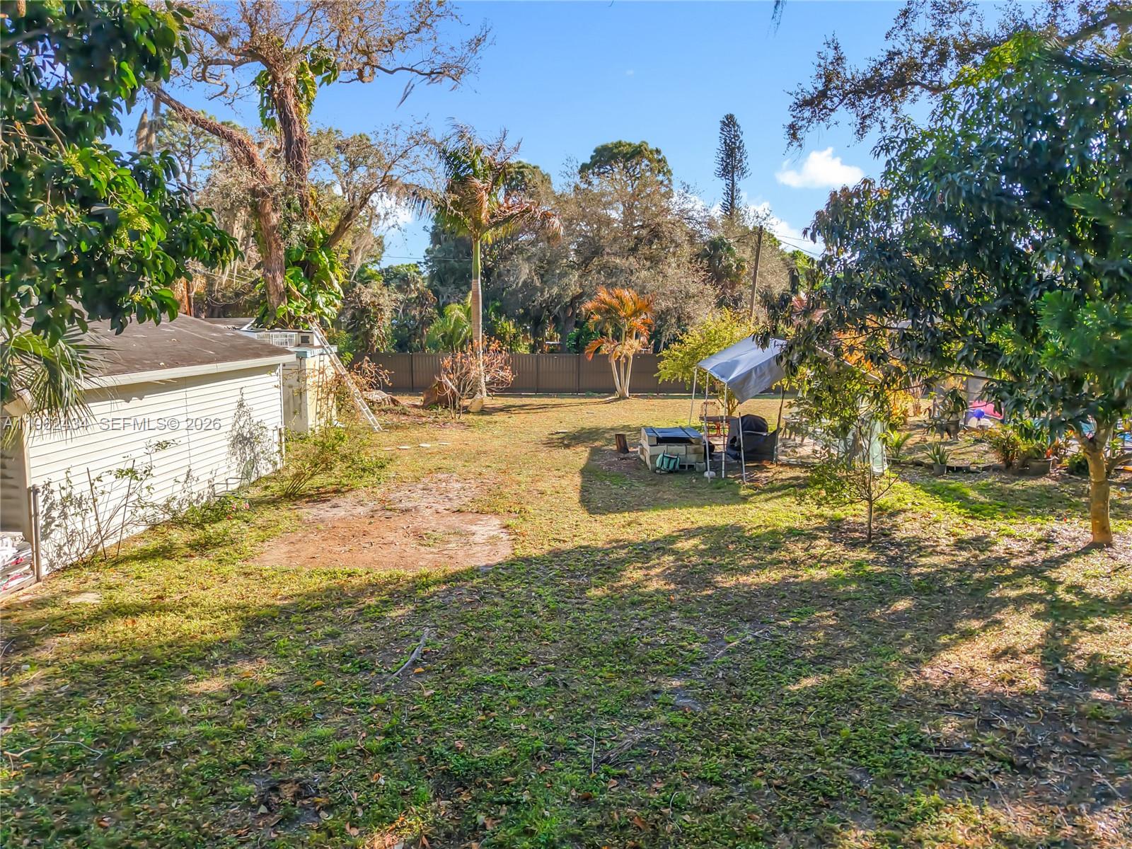 216 Greenwood Lehigh Acres, FL 33936