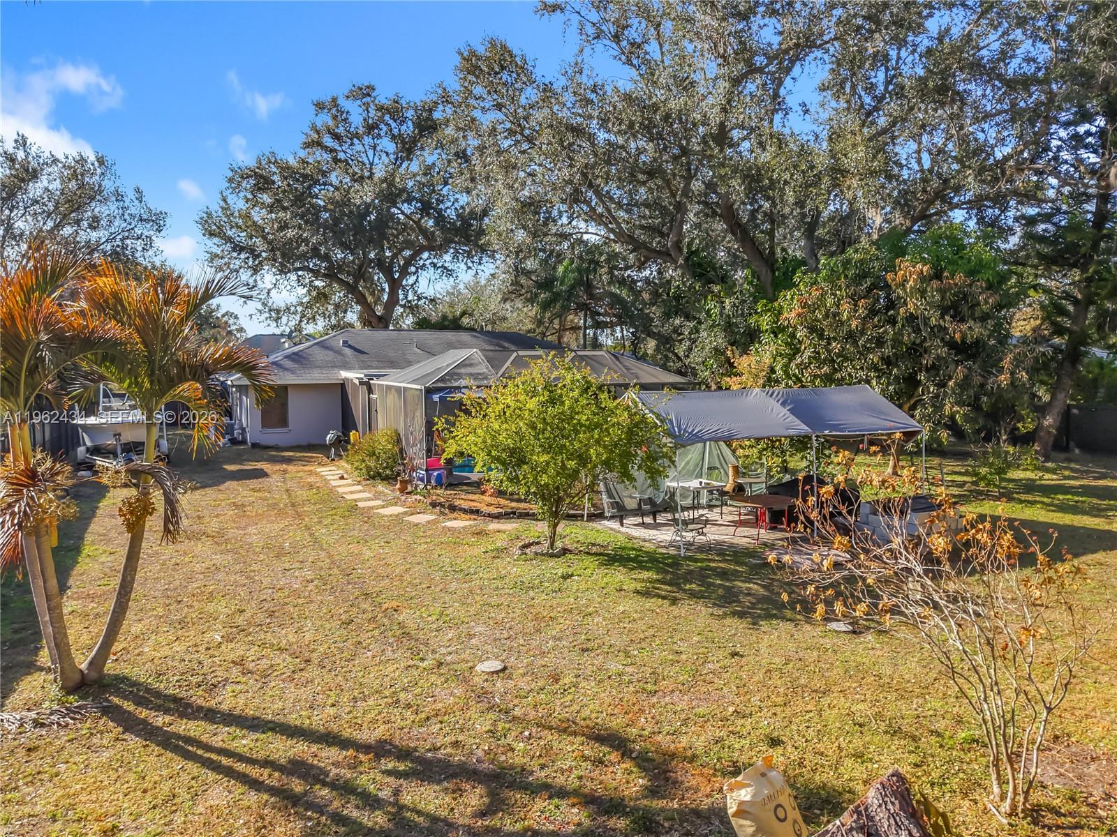 216 Greenwood Lehigh Acres, FL 33936